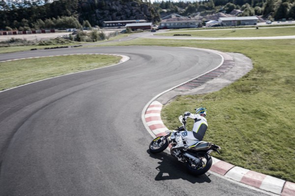 26351_701 Supermoto 2017 Action