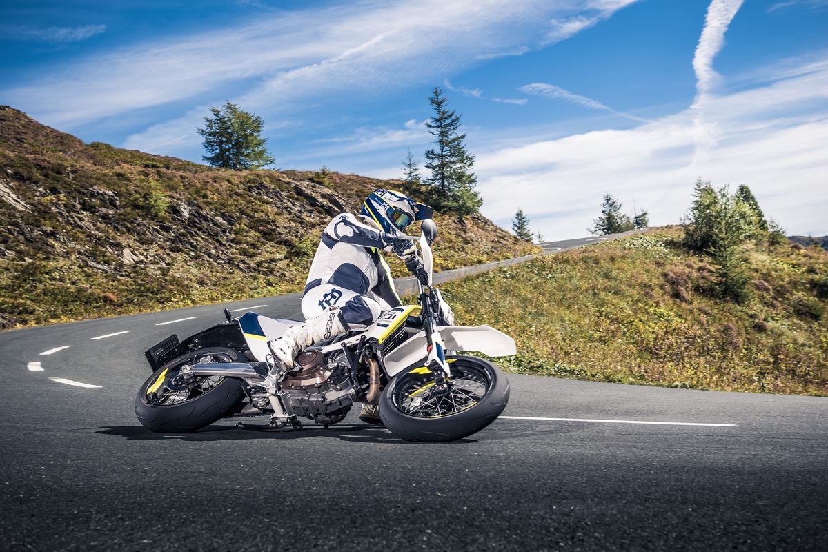 27197_701 Supermoto 2017