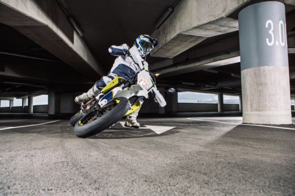 27208_701 Supermoto 2017